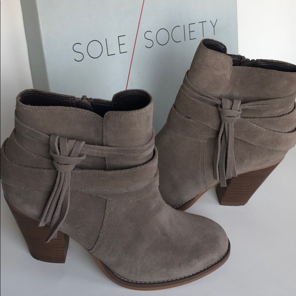 Sole Society RUMI tassel booties ( Cow suede)